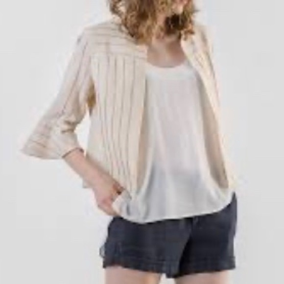 LEO & SAGE Jackets & Blazers - LEO & SAGE Cream Sparkly Gold Bell Sleeve Jacket Blazer